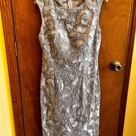 Lovely silver mother of the bride dress with ribbon detail - Picture 2 of 5